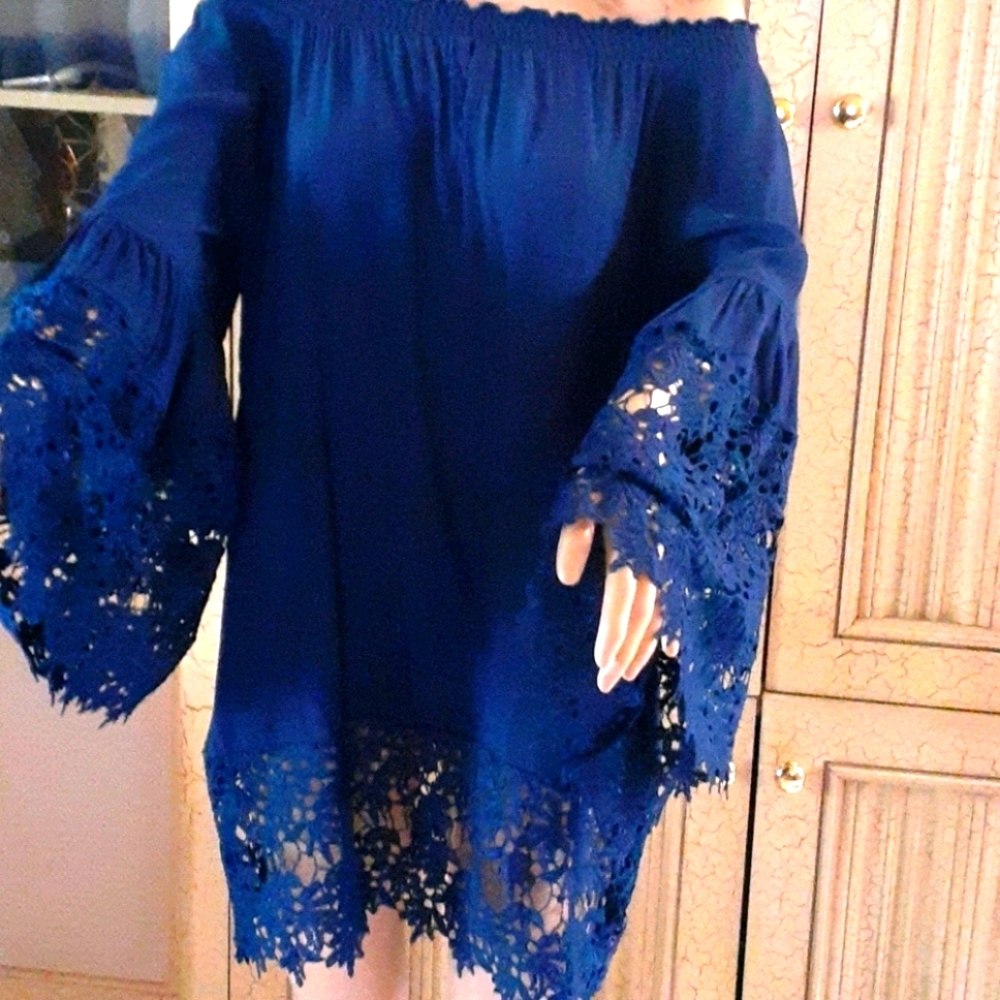 Collen Lopez Navy blue lace tunic
